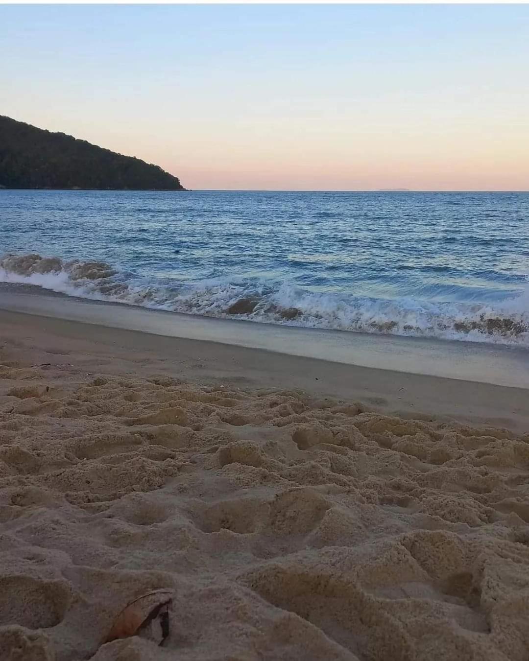 Chale Borasol Martim De Sa Piscina 600Mts Da Praia Leilighet Caraguatatuba Eksteriør bilde